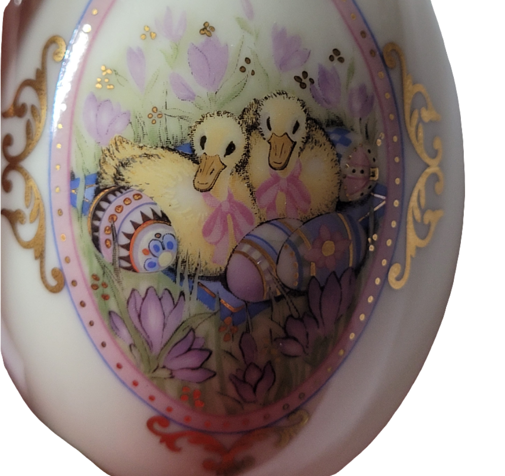 Lenox China Treasures Collection Easter Egg Set – Issued 1995