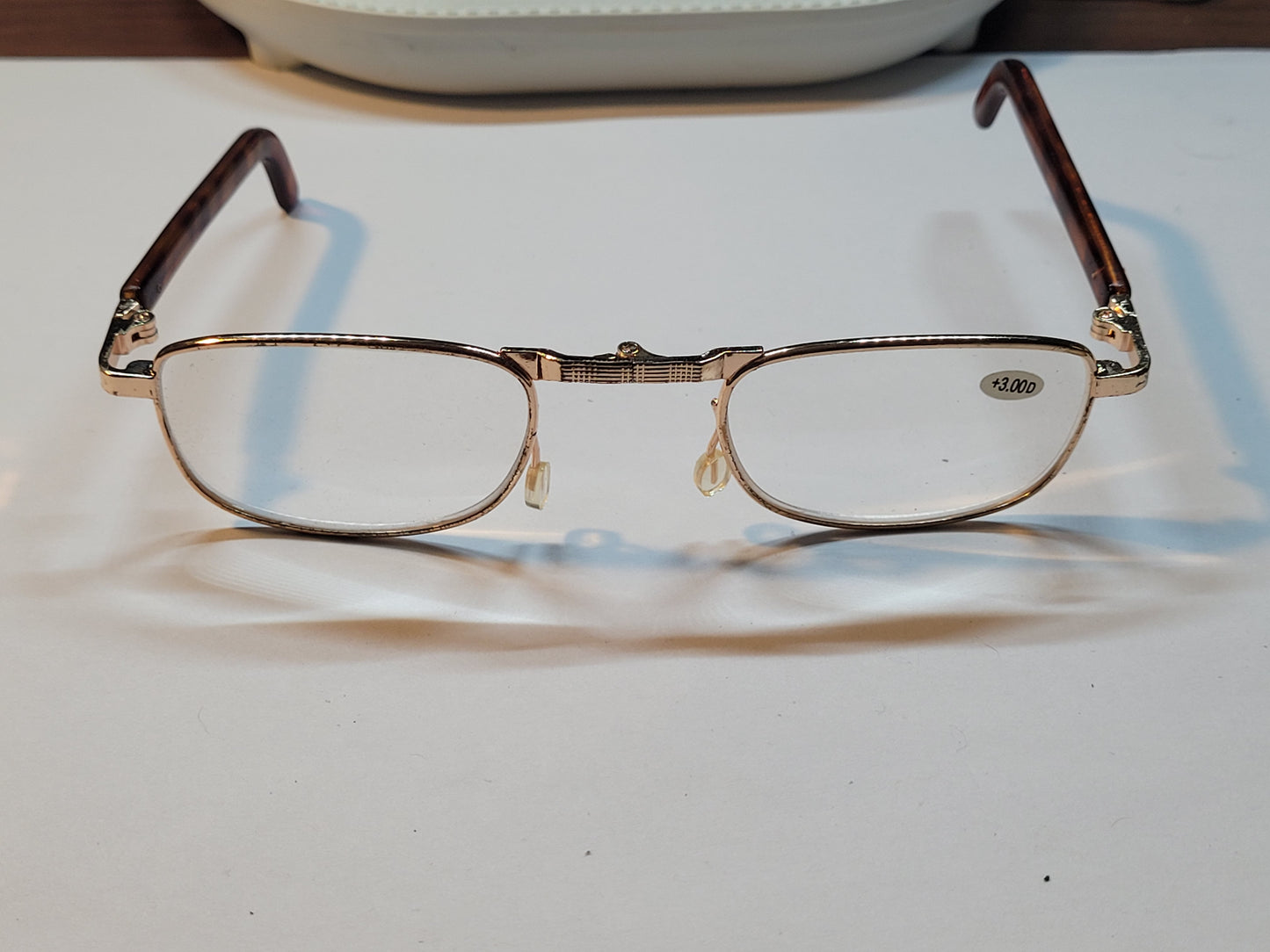 Vintage High-Quality Magnifying Reading Glasses with Case - +3.00 Magnification