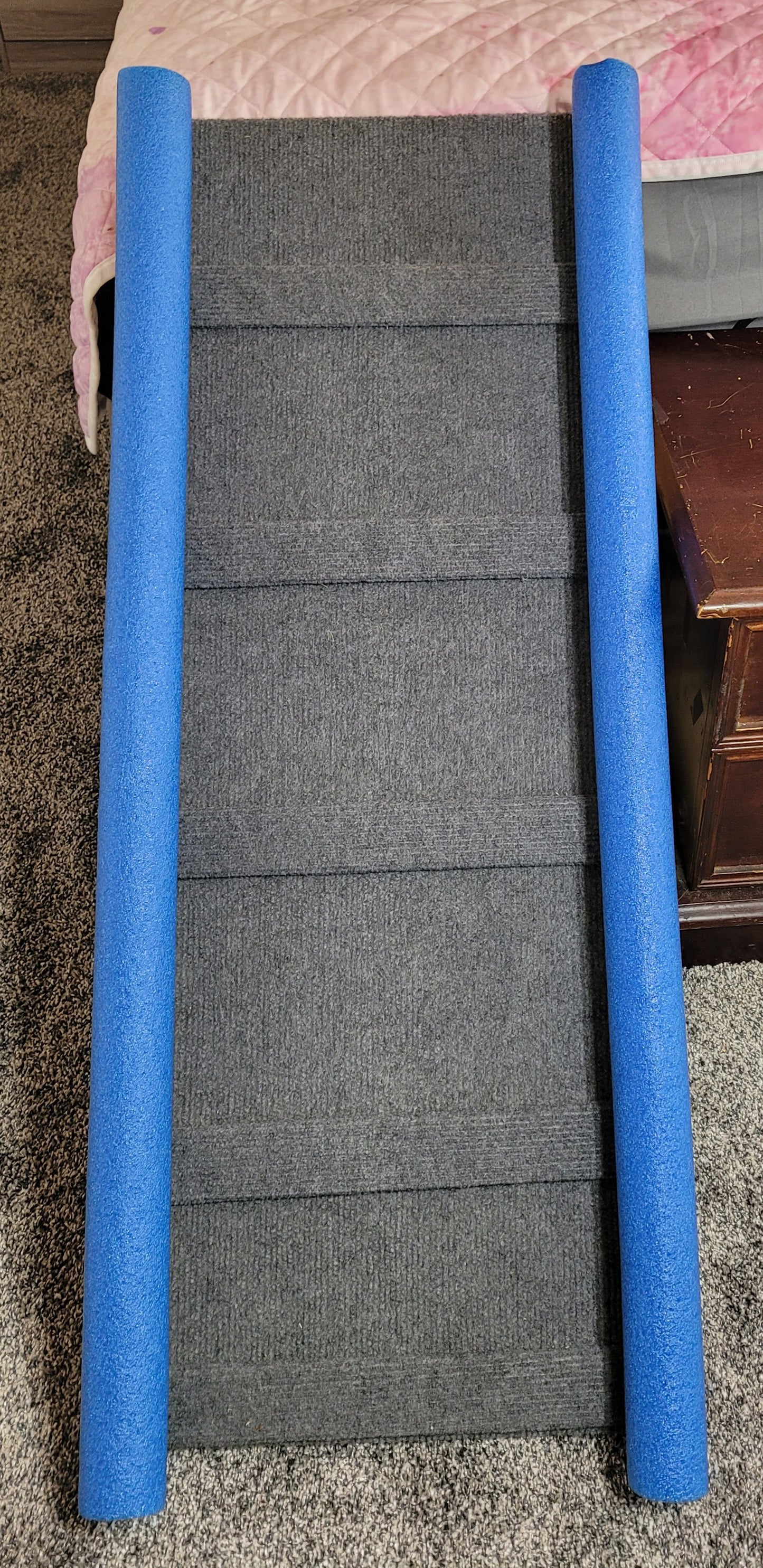 Adjustable Wooden Pet Ramp w/ Safety Side Rails — Carpeted, Foldable, Dog or Cat Bed Ramp 🐾
