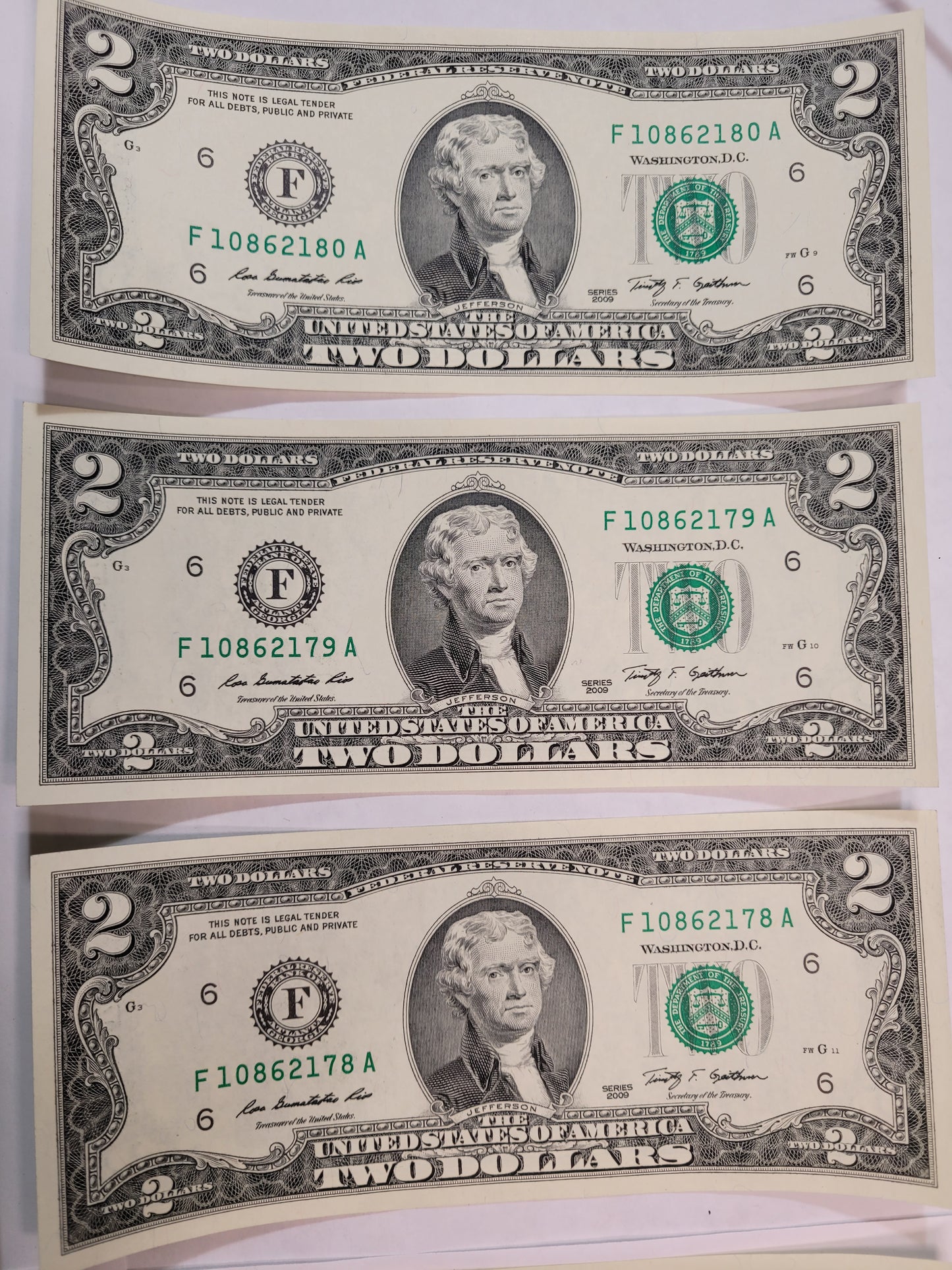 Lot of 10 Sequential $2 Federal Reserve Notes - Unique Collectible with Consecutive Serial Numbers