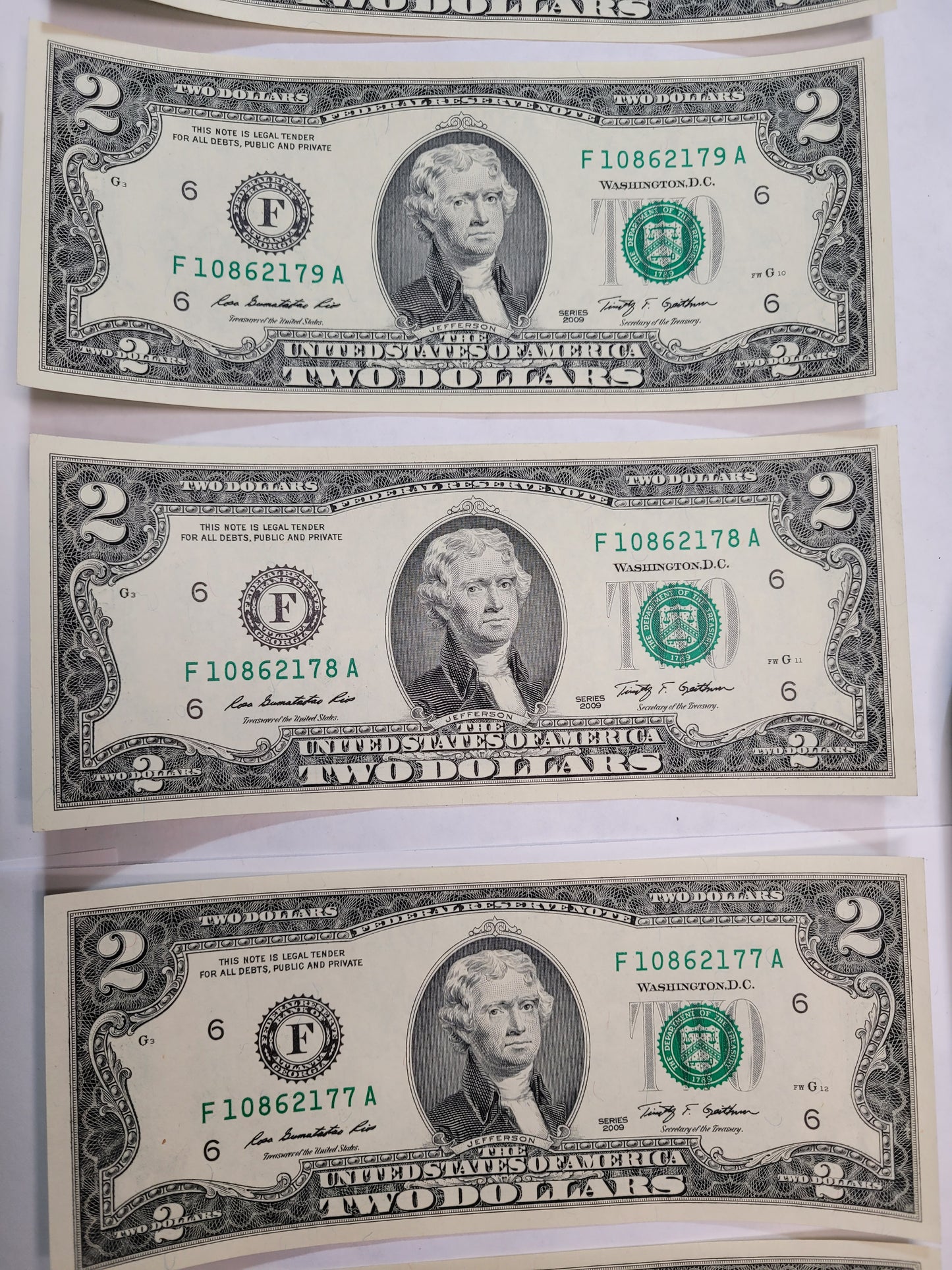Lot of 10 Sequential $2 Federal Reserve Notes - Unique Collectible with Consecutive Serial Numbers