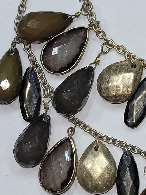 Elegant Multi-Tiered Teardrop Necklace & Earrings Set – Metallic & Stone Accents