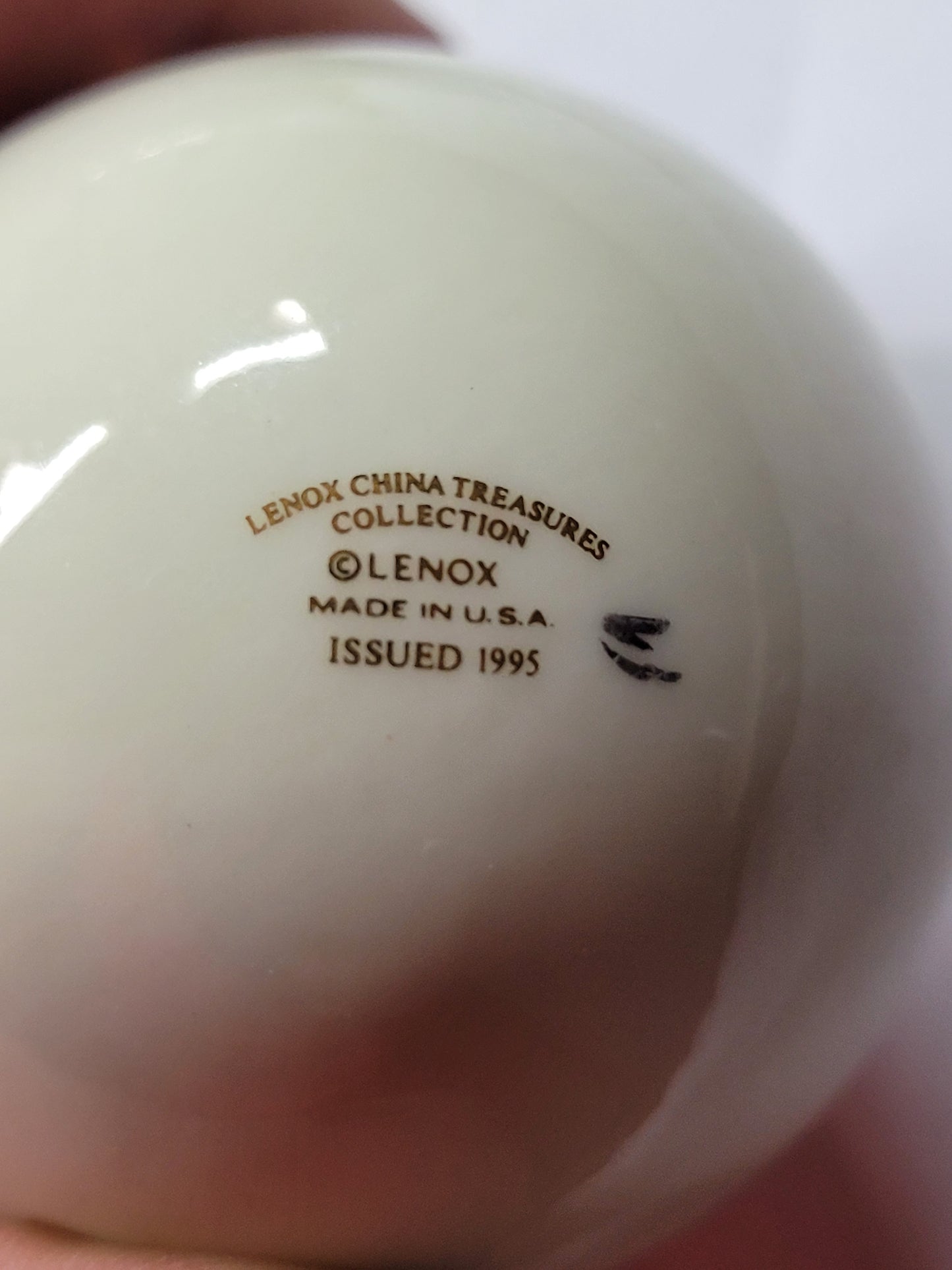 Lenox China Treasures Collection Easter Egg Set – Issued 1995