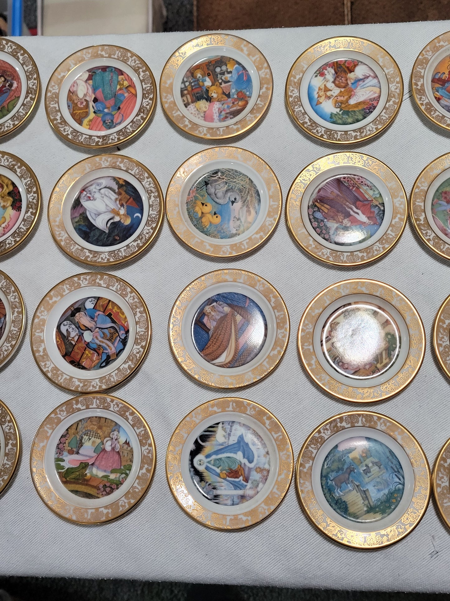 Franklin Mint "The Best Loved Fairy Tales" 40 Mini Plate Collection Signature Edition 🌟