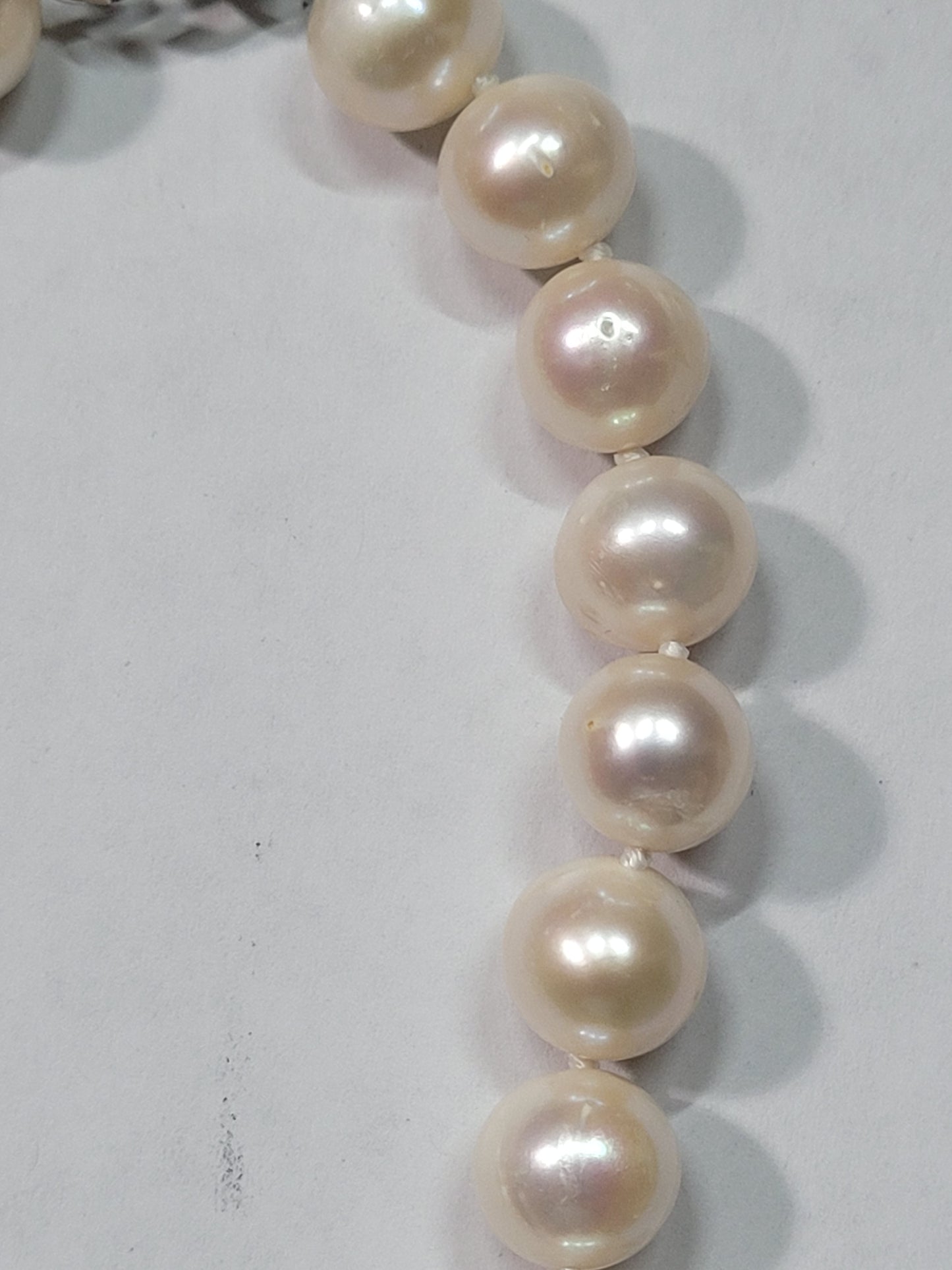 Elegant Pearl Necklace with Silver Clasp - Classic Jewelry for Every Occasion