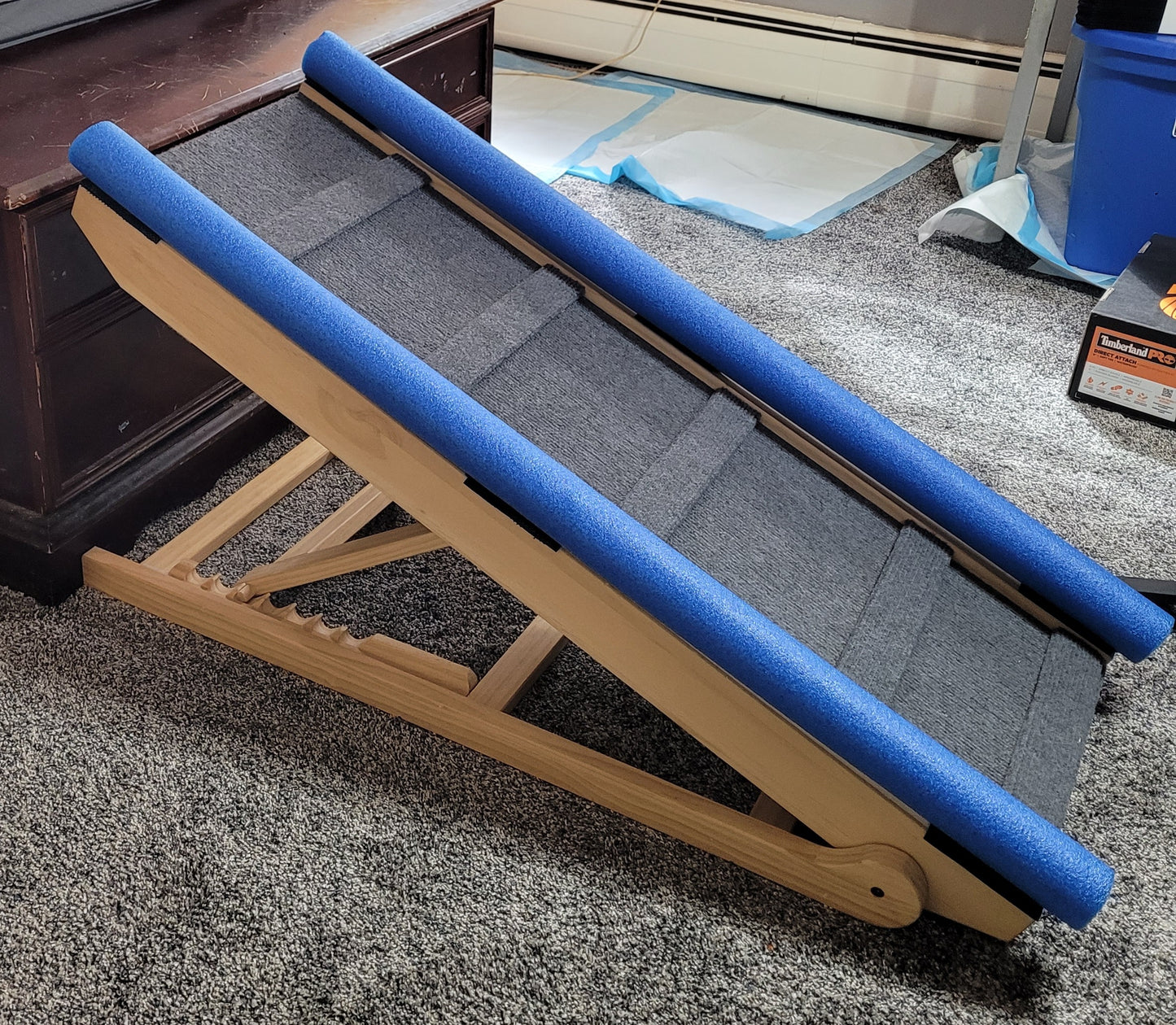 Adjustable Wooden Pet Ramp w/ Safety Side Rails — Carpeted, Foldable, Dog or Cat Bed Ramp 🐾