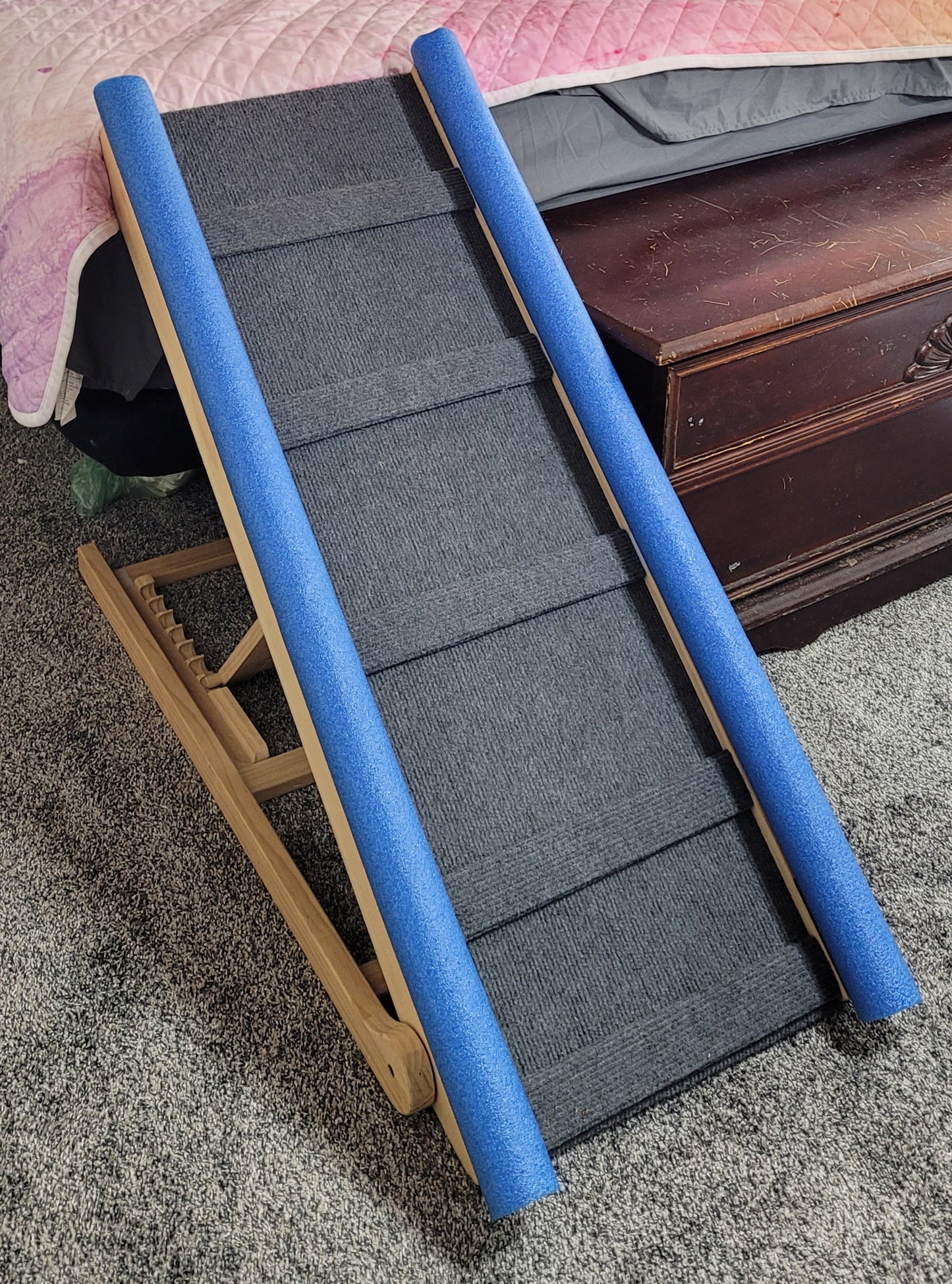 Adjustable Wooden Pet Ramp w/ Safety Side Rails — Carpeted, Foldable, Dog or Cat Bed Ramp 🐾