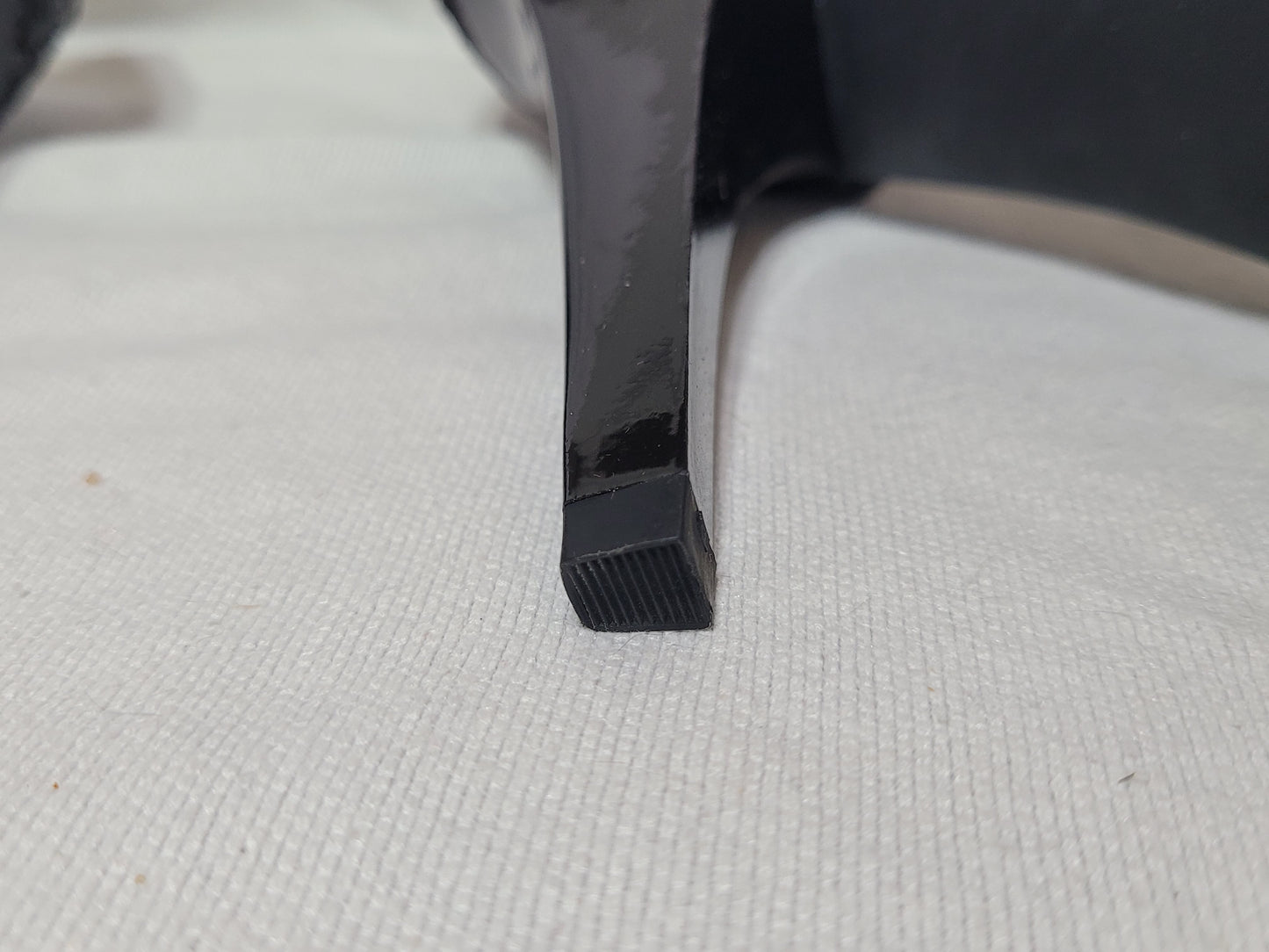 BCBG Paris Snakeskin Peep-Toe  Heels – Size 9 ½ B / EU 39 ½
