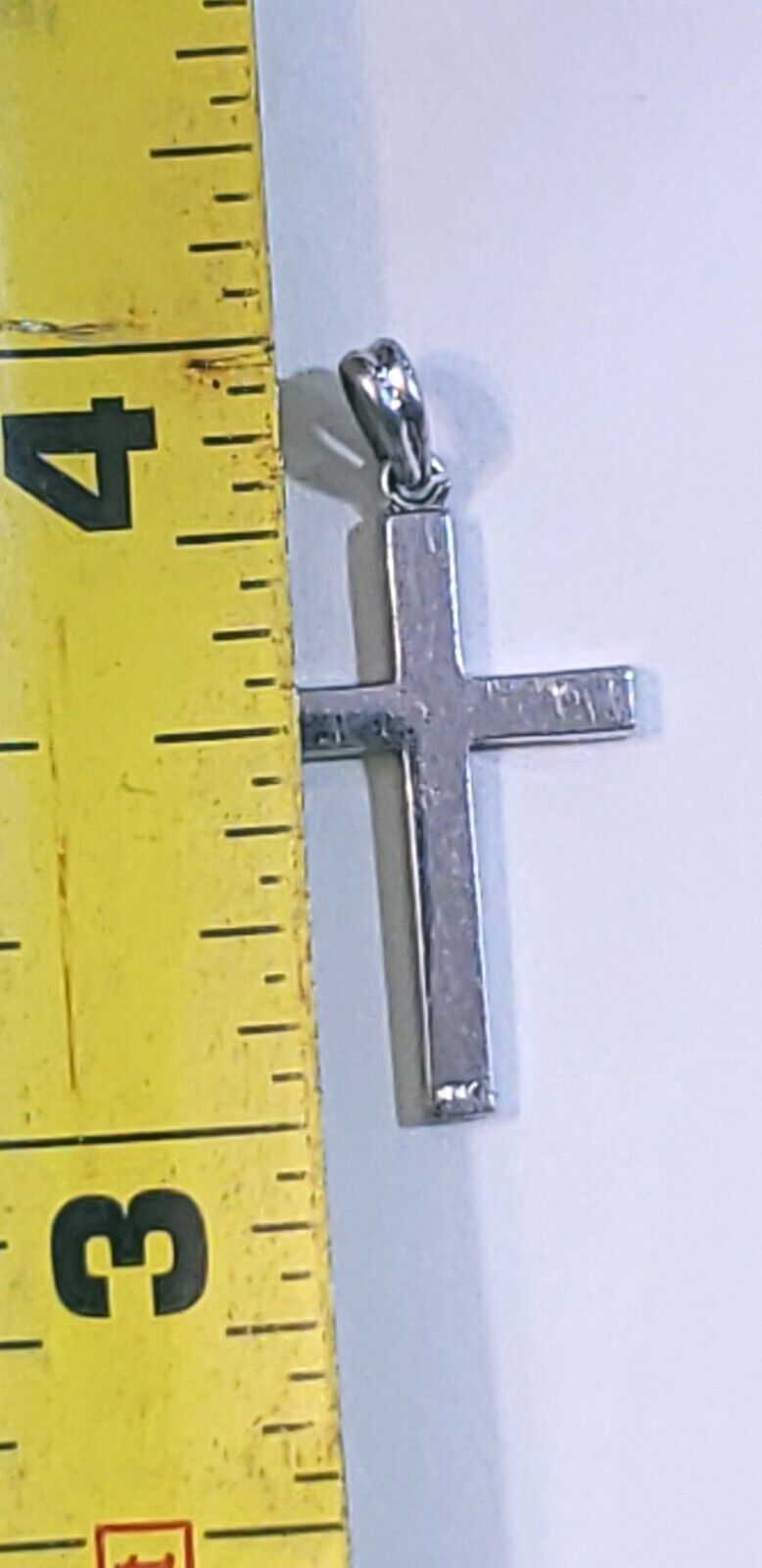 Elegant 10 kt White Gold Cross Pendant