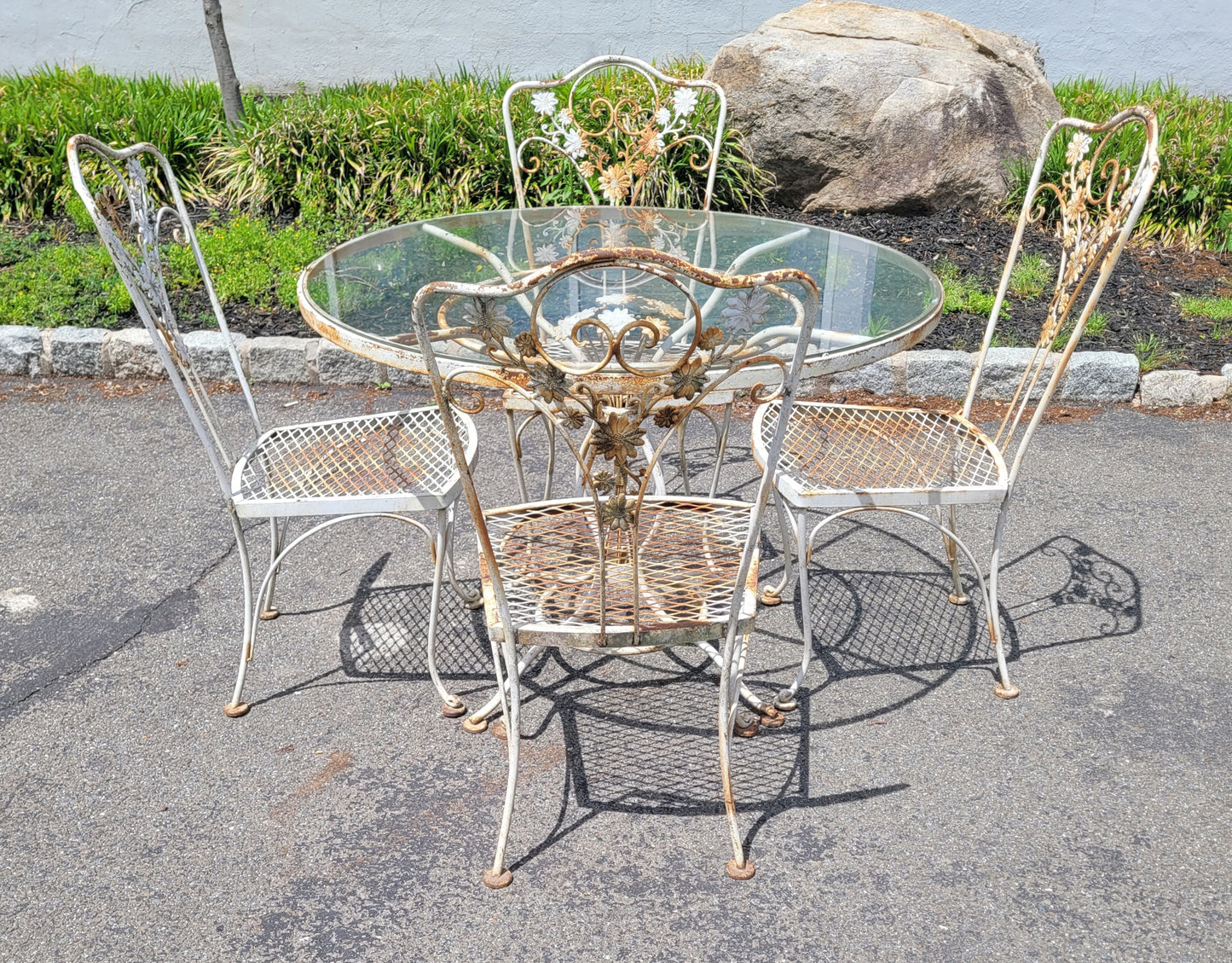 Mid-Century Wrought Iron Patio Set – Attributed to Woodard – Floral Scroll Design – 5-Piece Glass Top