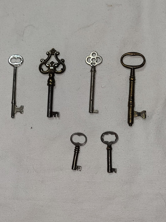 Lot of 6 Antique Skeleton Keys – Ornate Brass Key, Victorian Barrel Keys, Small Cabinet & Trunk Keys – Mixed Styles