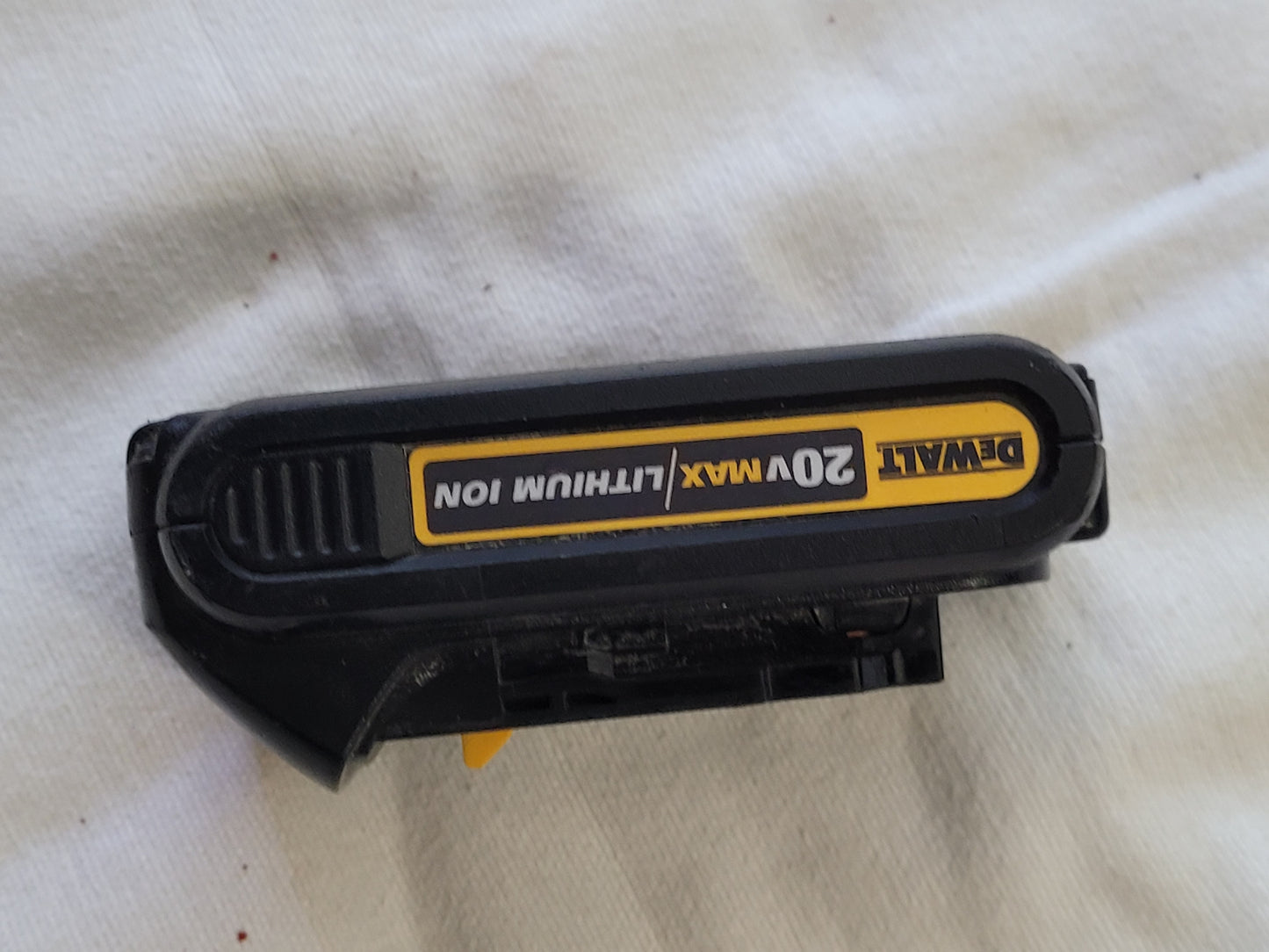 DeWalt DCB207 20V MAX Lithium-Ion Battery Pack – Compact 1.3Ah – Tested & Working