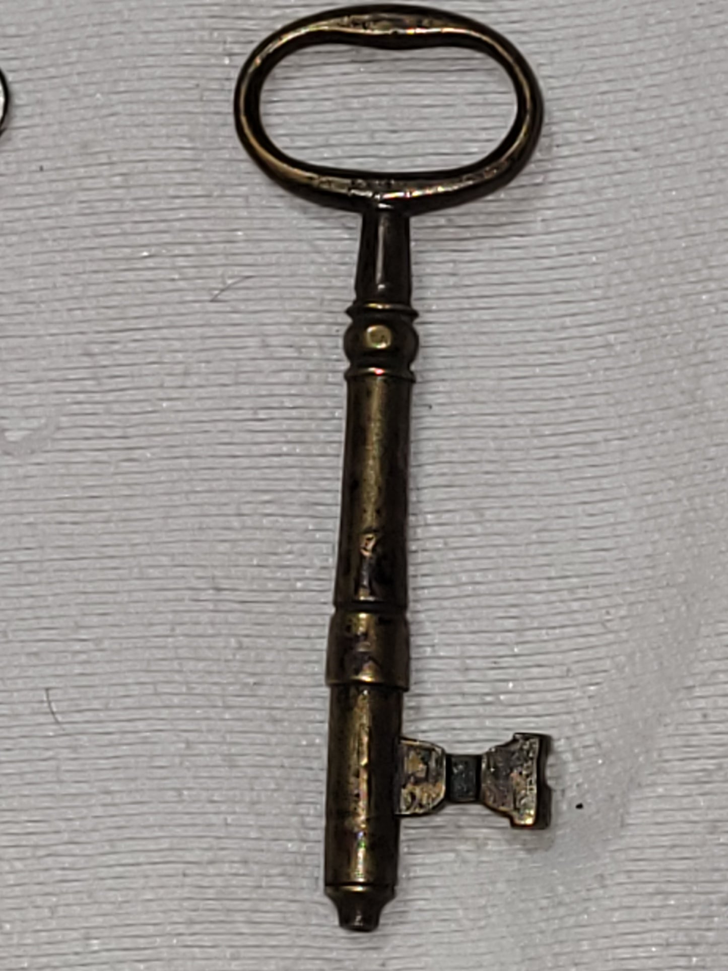 Lot of 6 Antique Skeleton Keys – Ornate Brass Key, Victorian Barrel Keys, Small Cabinet & Trunk Keys – Mixed Styles