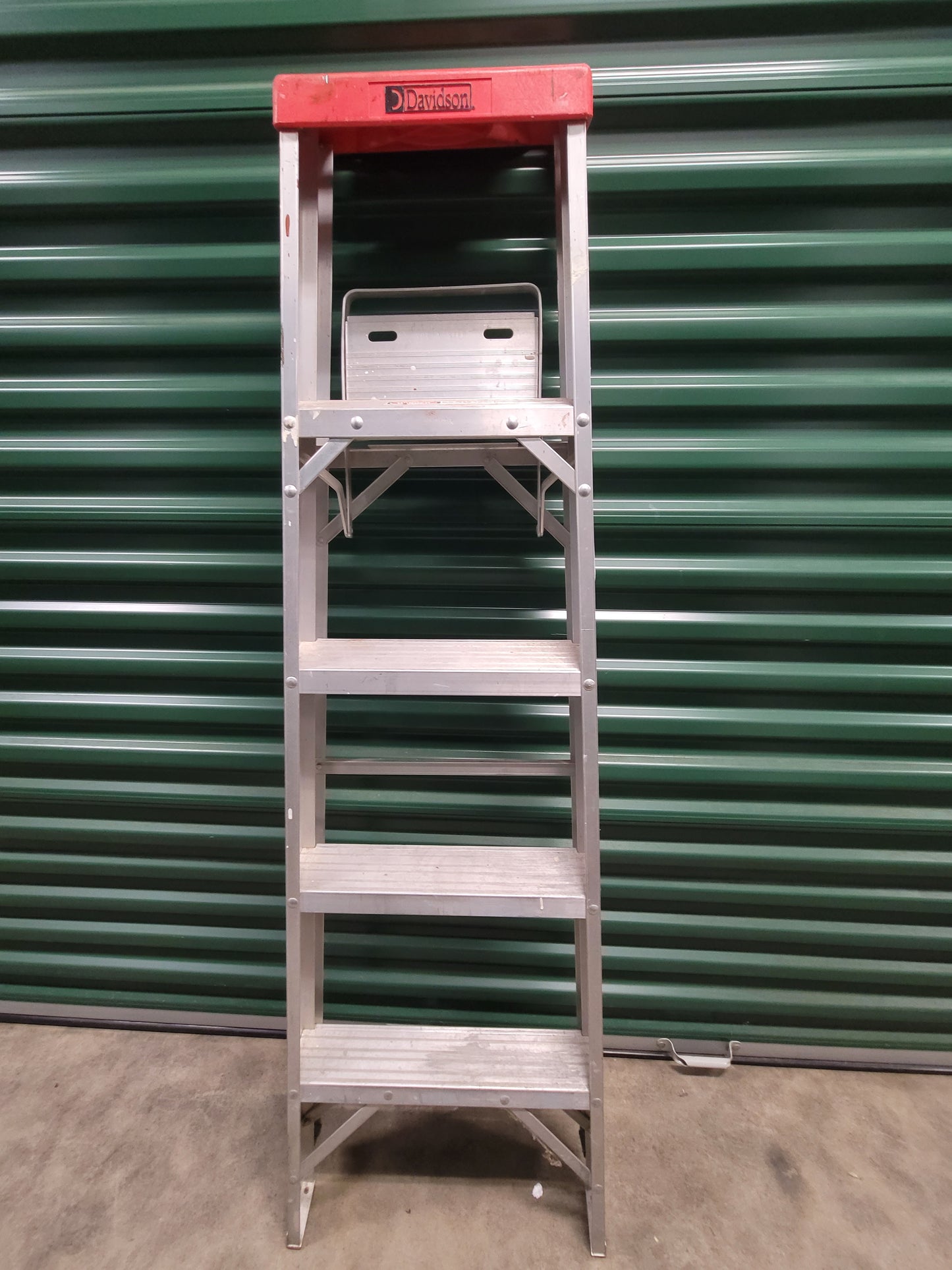 Davidson Aluminum Step Ladder – 6-Step Industrial Grade light weight