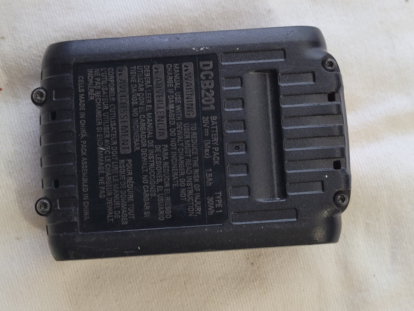 DeWalt DCB207 20V MAX Lithium-Ion Battery Pack – Compact 1.3Ah – Tested & Working (A)