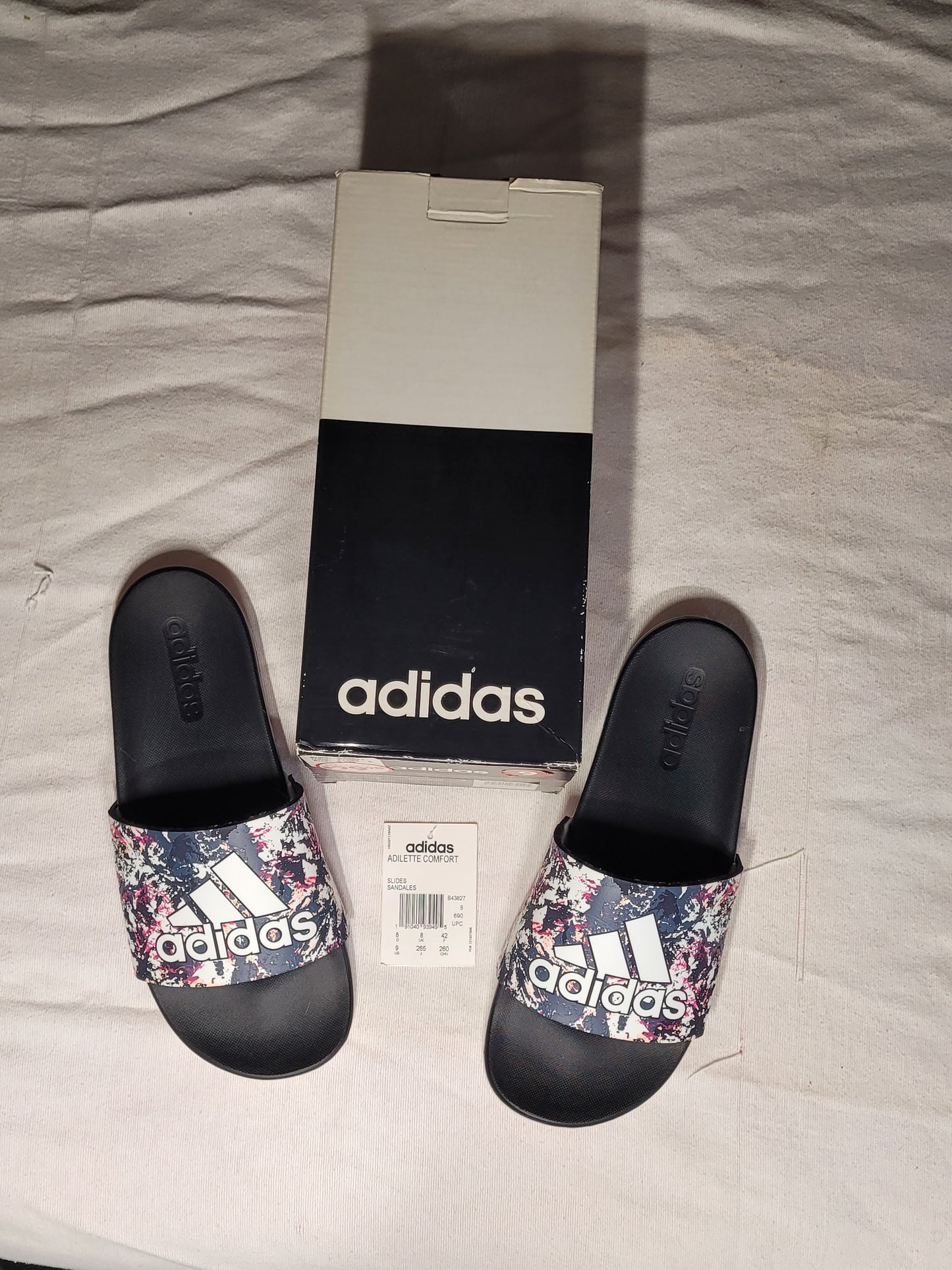 Adidas Adilette Comfort Slides – Size 9 Men / 8 Women – Splash Print Strap