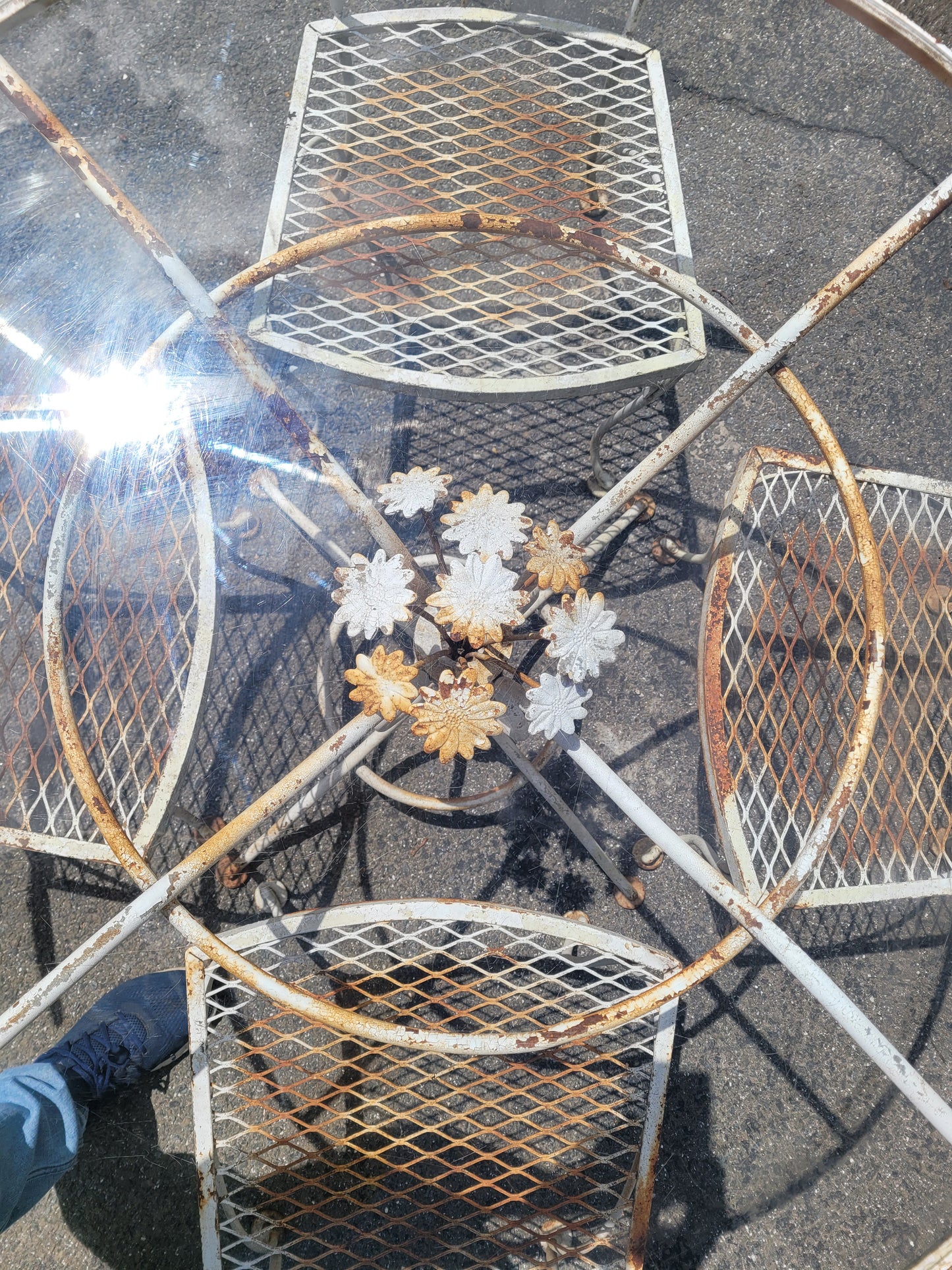 Mid-Century Wrought Iron Patio Set – Attributed to Woodard – Floral Scroll Design – 5-Piece Glass Top