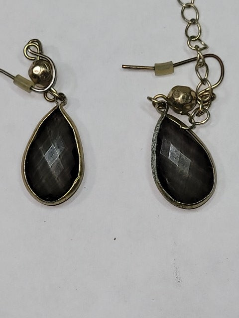 Elegant Multi-Tiered Teardrop Necklace & Earrings Set – Metallic & Stone Accents