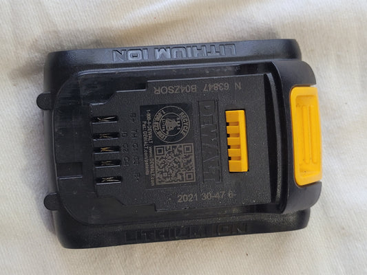 DeWalt DCB207 20V MAX Lithium-Ion Battery Pack – Compact 1.3Ah – Tested & Working (A)