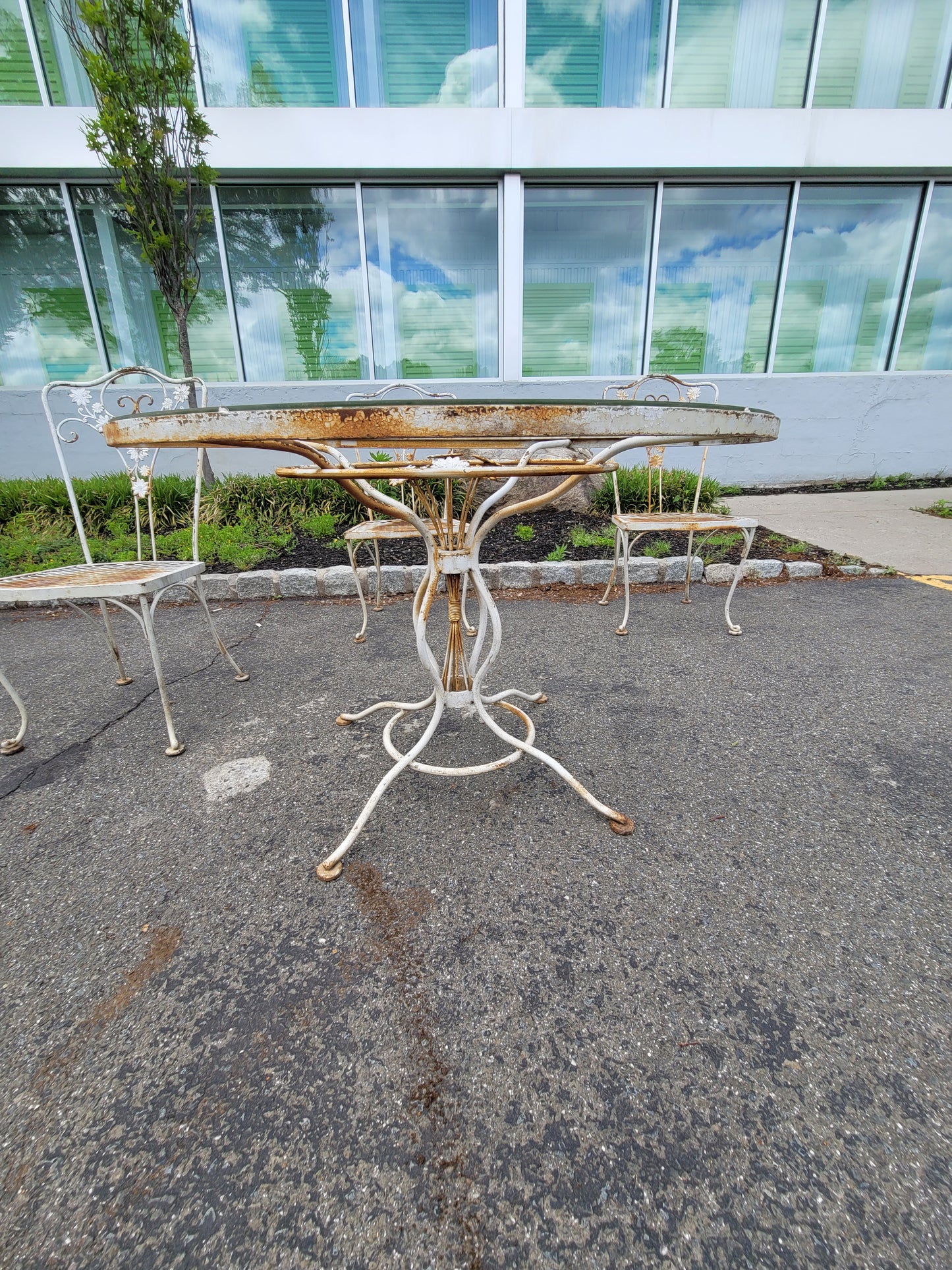 Mid-Century Wrought Iron Patio Set – Attributed to Woodard – Floral Scroll Design – 5-Piece Glass Top
